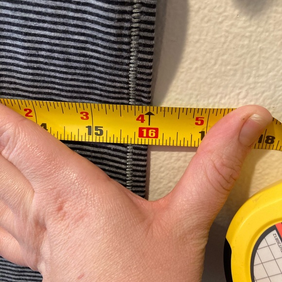 Lululemon Athletica short sleeve gray white stripe athletic exercise gym, size 4 - Picture 6 of 6